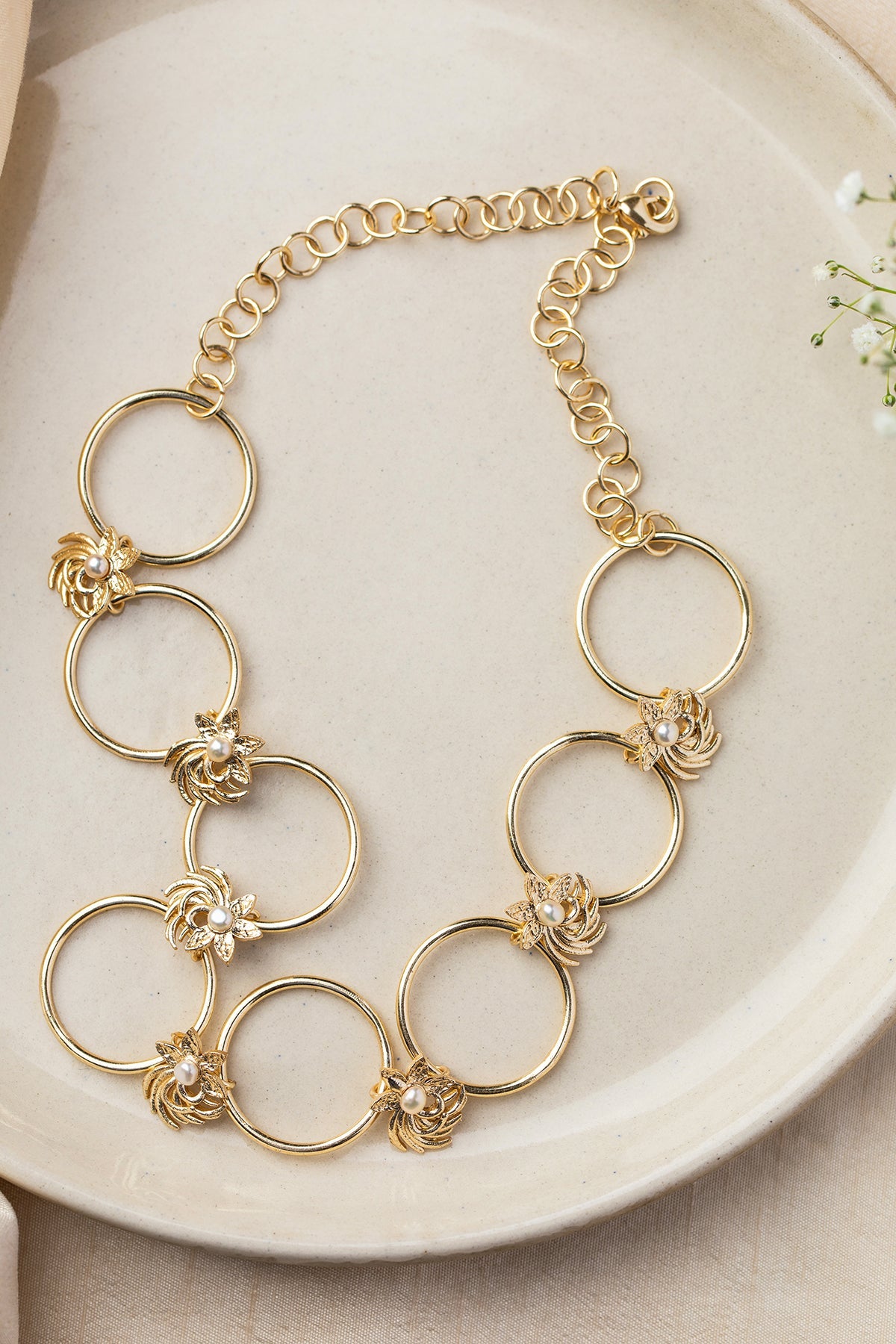 Zinia 18K Gold-plated Flower Motifs Choker - ZEWAR Jewelry
