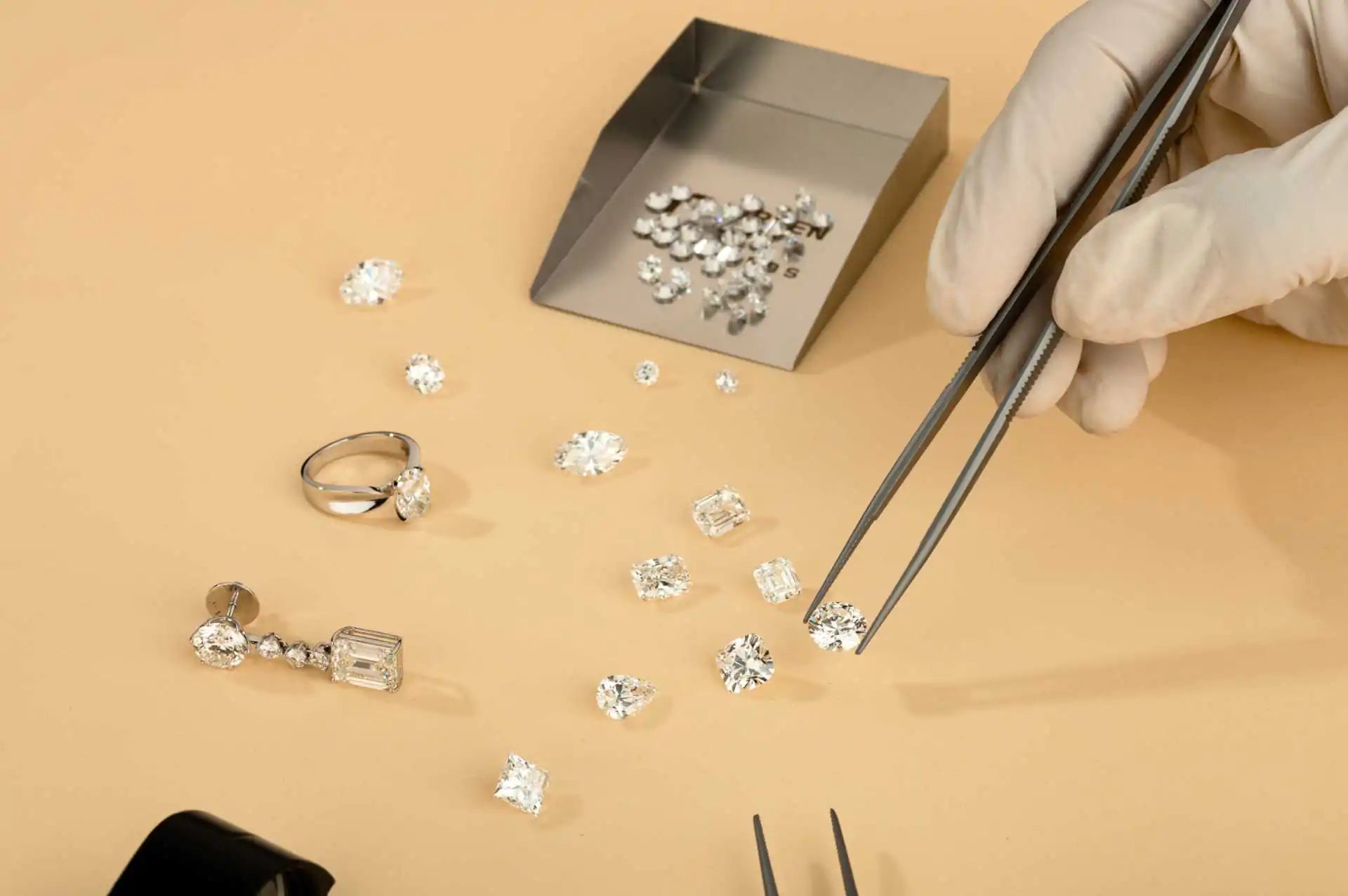 The Art of Diamond Cuts and Clarity: Why Lab-Grown Diamonds Are Stealing the Spotlight