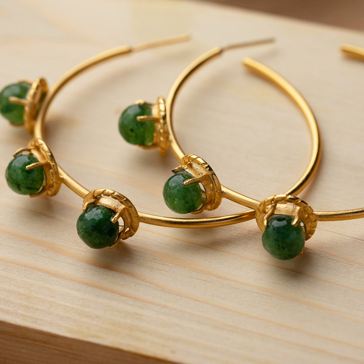 Ayka Earrings 18 g With Natural Cut Zed Stones 22K Gold-Plating, Matte - ZEWAR Jewelry