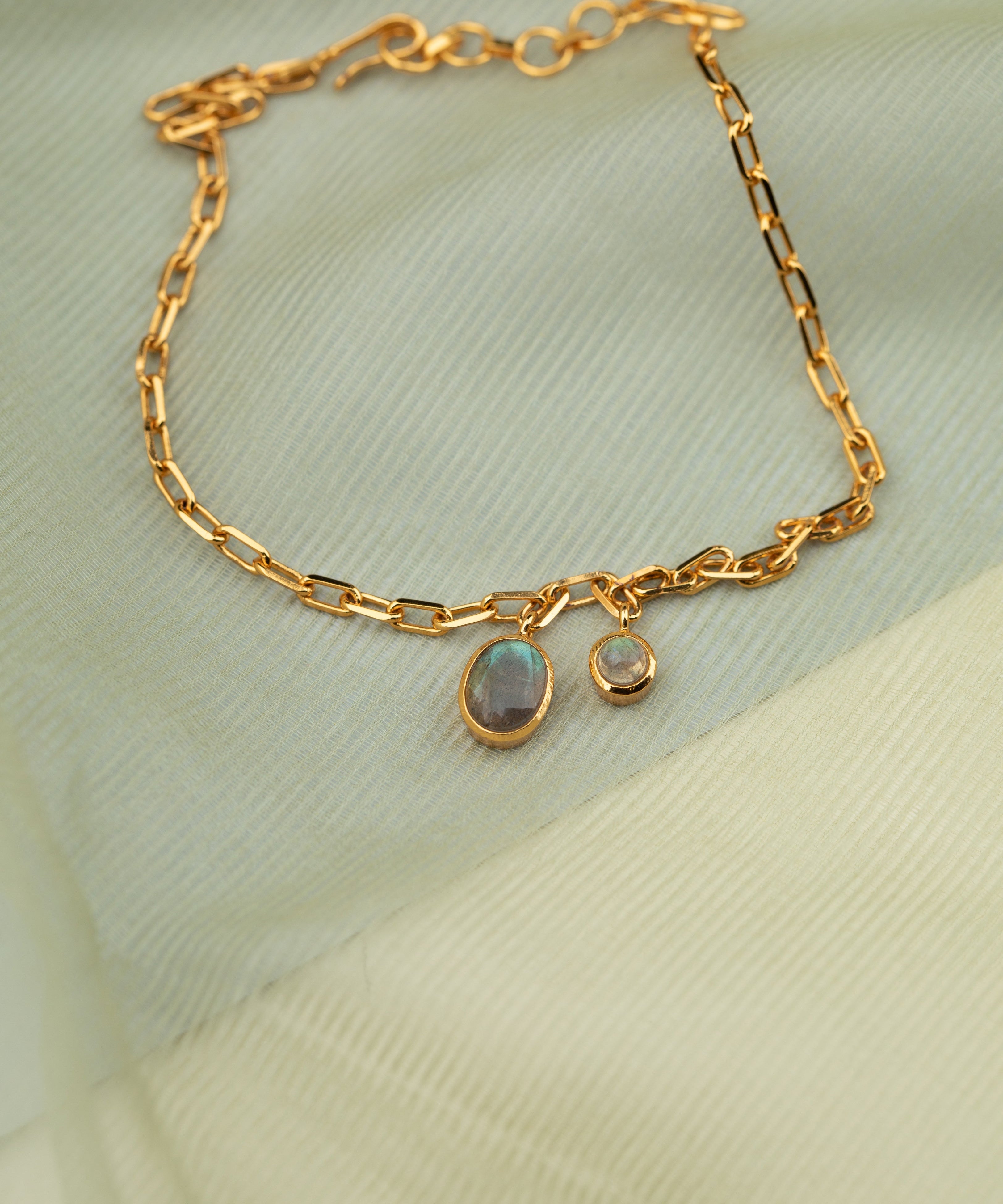 Arsia Anklet 4 gms With Exquisite Stones 18k Gold Plated On Brass - ZEWAR Jewelry