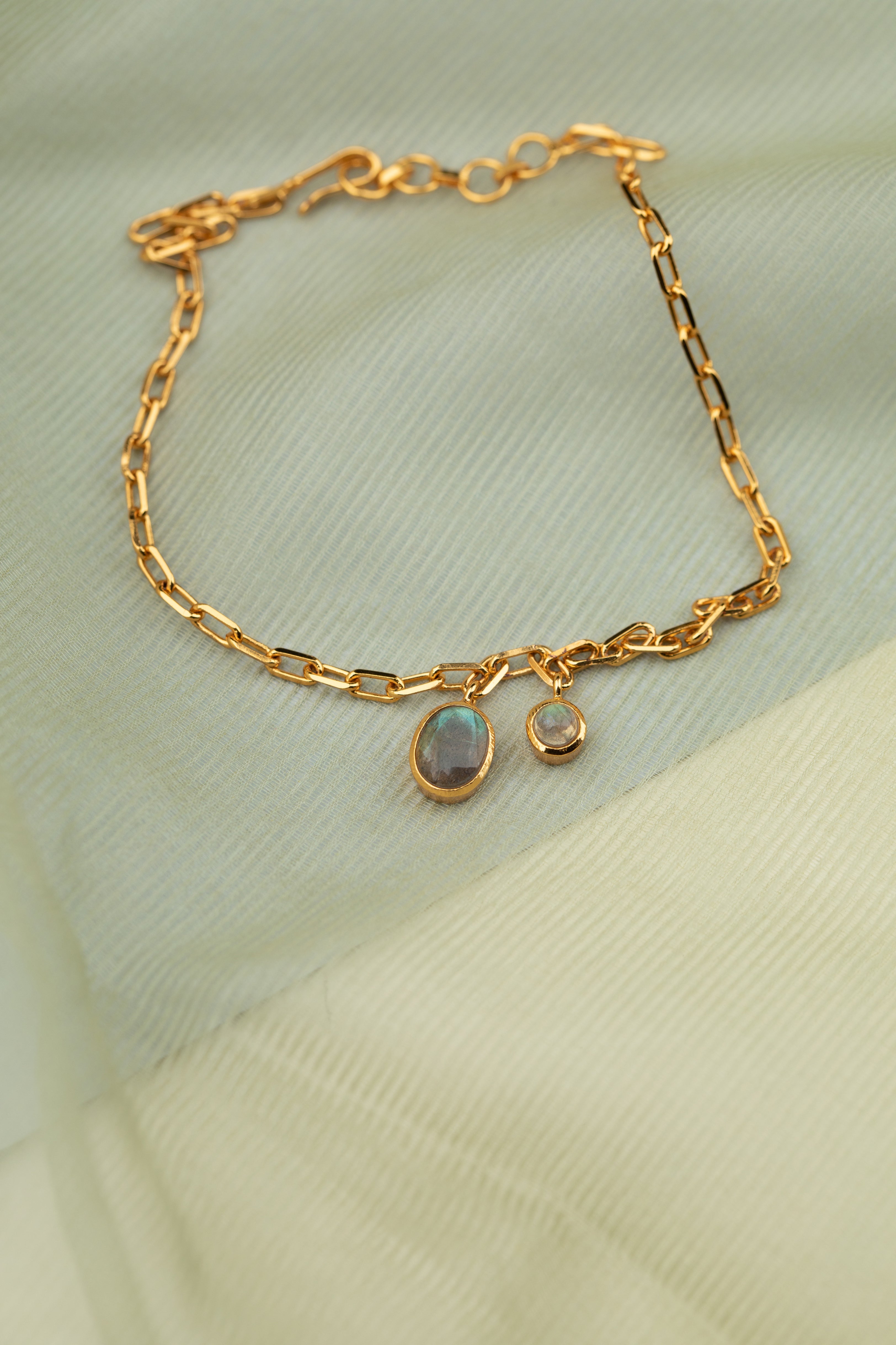 Arsia Anklet 4 gms With Exquisite Stones 18k Gold Plated On Brass - ZEWAR Jewelry